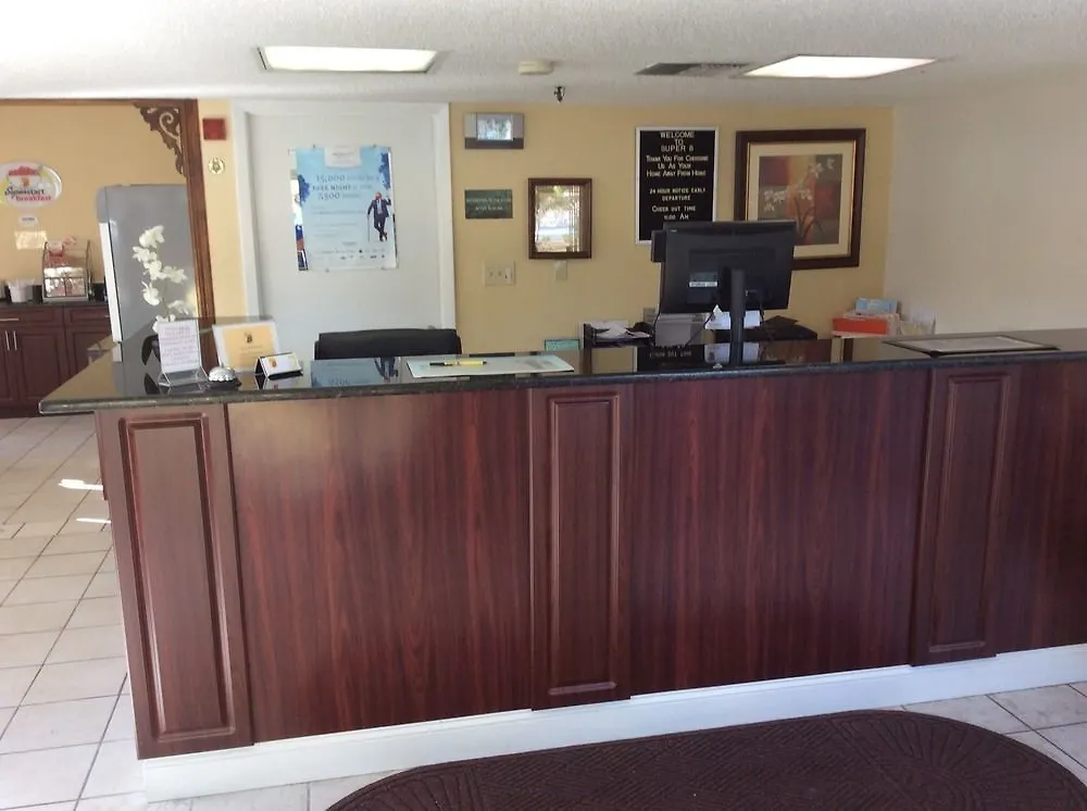 Super 8 By Wyndham Sarasota Near Siesta Key Motel