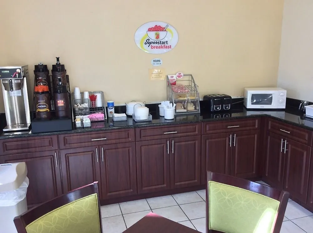 Super 8 By Wyndham Sarasota Near Siesta Key Motel