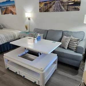 Aparthotel Getaway At The Marina